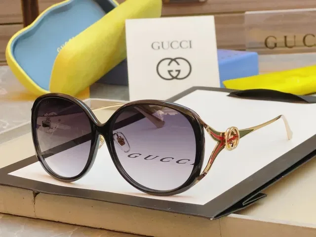 Gucci Oval Frame Gradient Lens Sunglasses 6