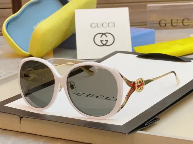 Gucci Oval Frame Gradient Lens Sunglasses 7