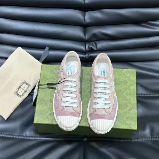 Gucci Zapatillas lifestyle rosa y blanco con upper de lona y ribeteado de goma en la punta