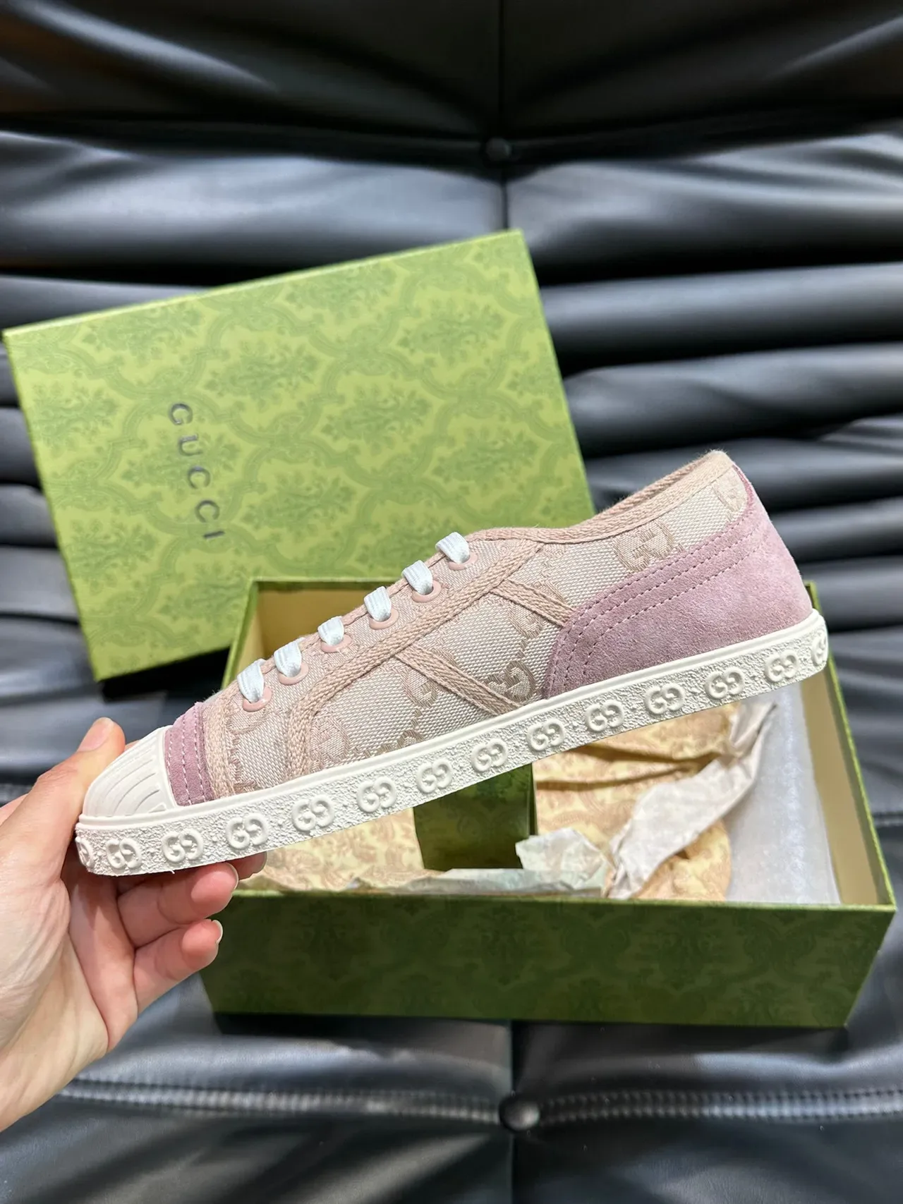 Gucci Zapatillas lifestyle rosa y blanco con upper de lona y ribeteado de goma en la punta 4