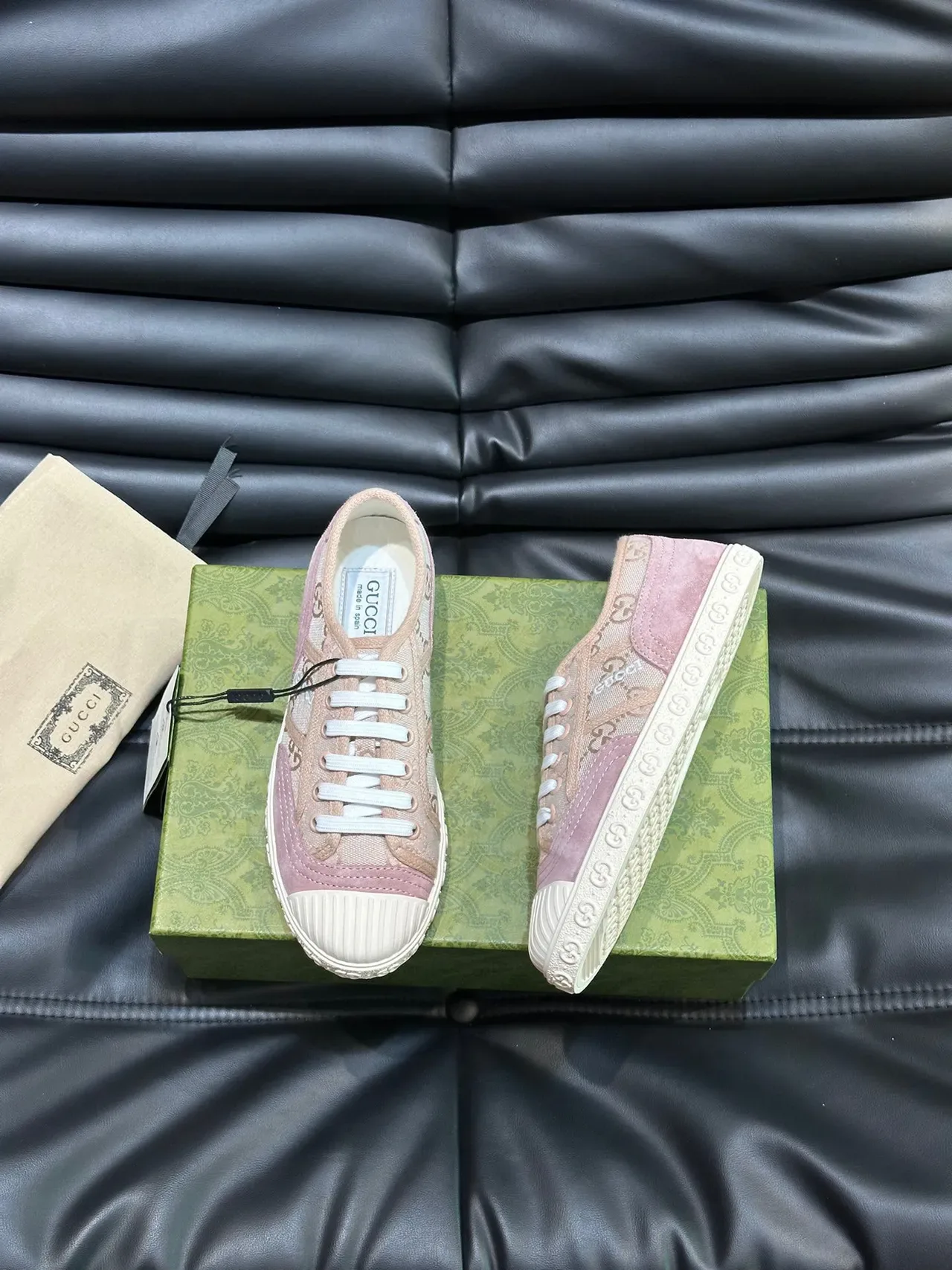 Gucci Zapatillas lifestyle rosa y blanco con upper de lona y ribeteado de goma en la punta 8