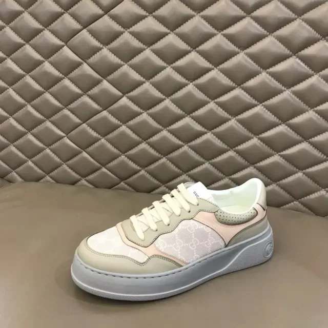 Gucci Screener GG Monogram Beige Rose vert sauge baskets lifestyle 3
