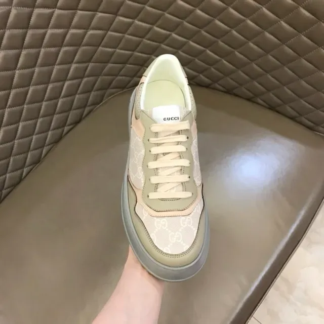 Gucci Screener GG Monogram Beige Rose vert sauge baskets lifestyle 8