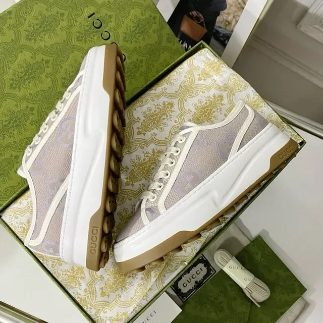 Gucci Screener baskets basses en maille et GG Monogram sneakers lifestyle 3