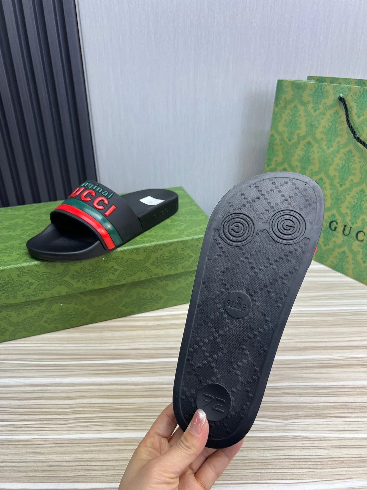 Gucci Screener Original GUCCI Black Red Green zapatillas 2