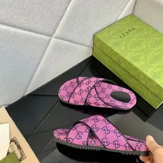 Gucci Screener Zapatillas de lona rosa GG Monogram
