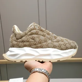 Gucci Screener Acolchado GG Monograma Beige Lifestyle Sneakers