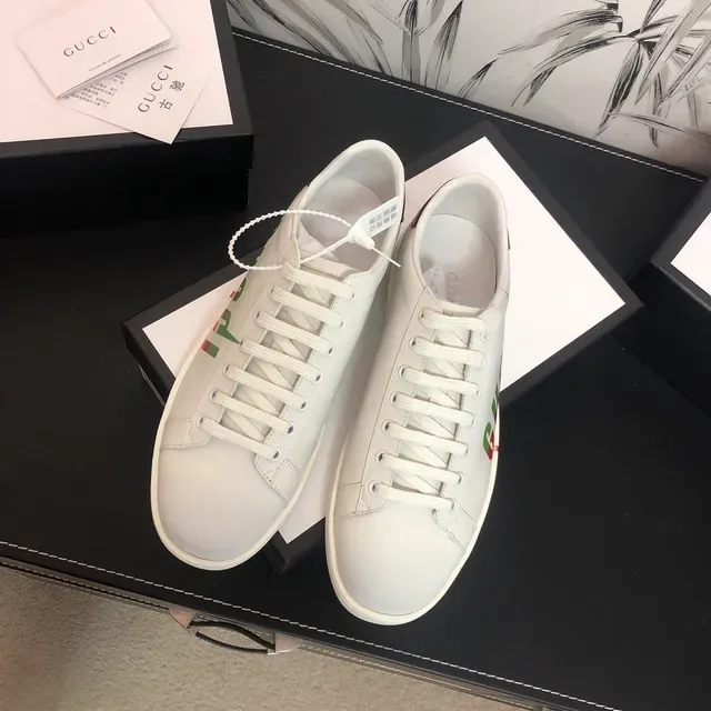 Gucci Screener حذاء رياضي أبيض أحمر أخضر شعار أسلوب حياة 2