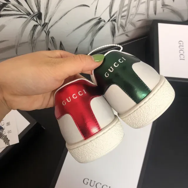 Gucci Screener حذاء رياضي أبيض أحمر أخضر شعار أسلوب حياة 4