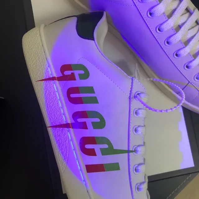 Gucci Screener حذاء رياضي أبيض أحمر أخضر شعار أسلوب حياة 5