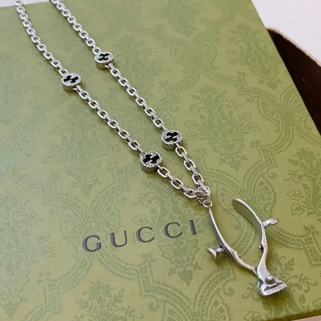 Gucci Silver Black Oxidized Chain Sculptural Clasp-Shaped Pendant Necklace 6