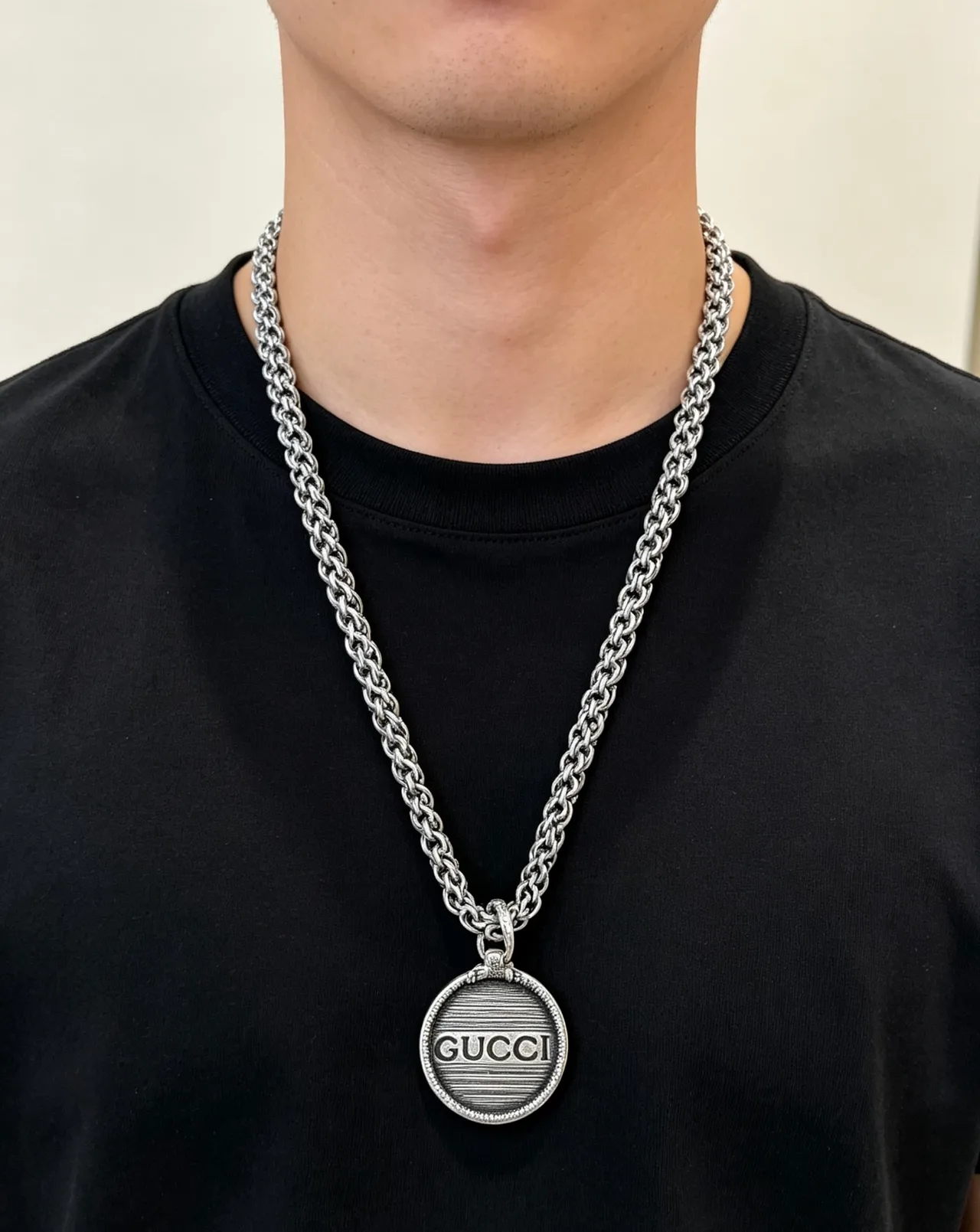 قلادة Gucci سلفر بيزنطين لينك سلسلة دائرية منحوتة ميداليون 5