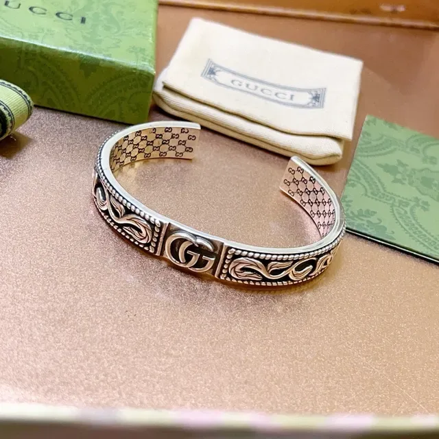 Gucci Silver Gold Ornate Scrollwork Interlocking GG Logo Bracelet 7