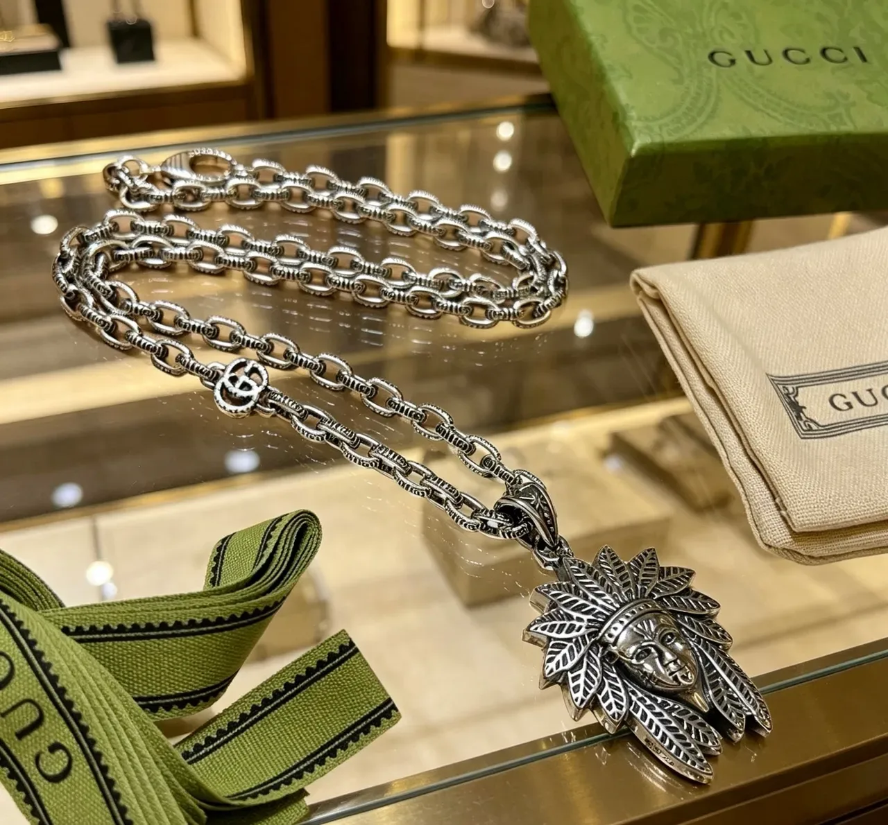 Colar Gucci Corrente de elos pesados Prata Verde Pingente de diadema de penas 4