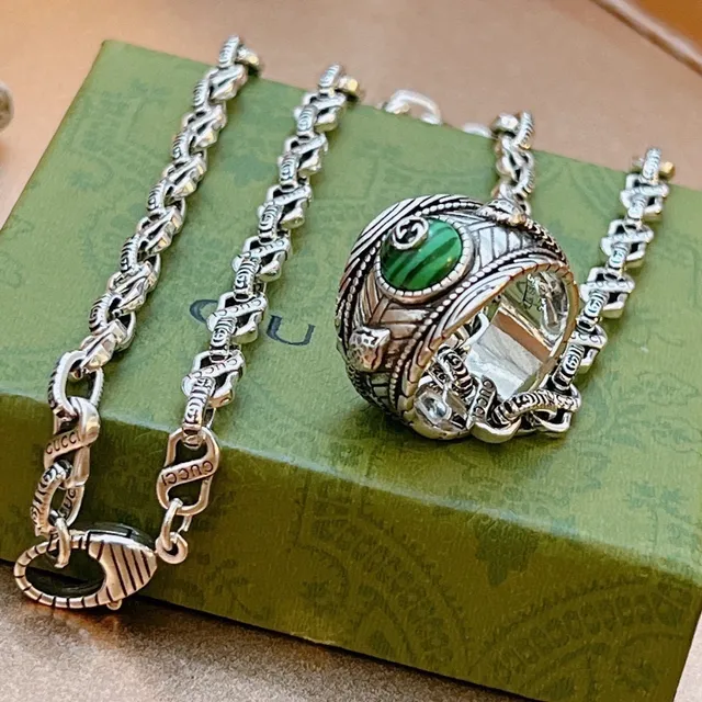 Gucci Silver Green Ornate Chain Engraved Link Details Necklace 2