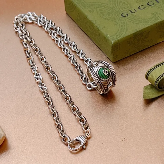 Gucci Silver Green Ornate Chain Engraved Link Details Necklace 9