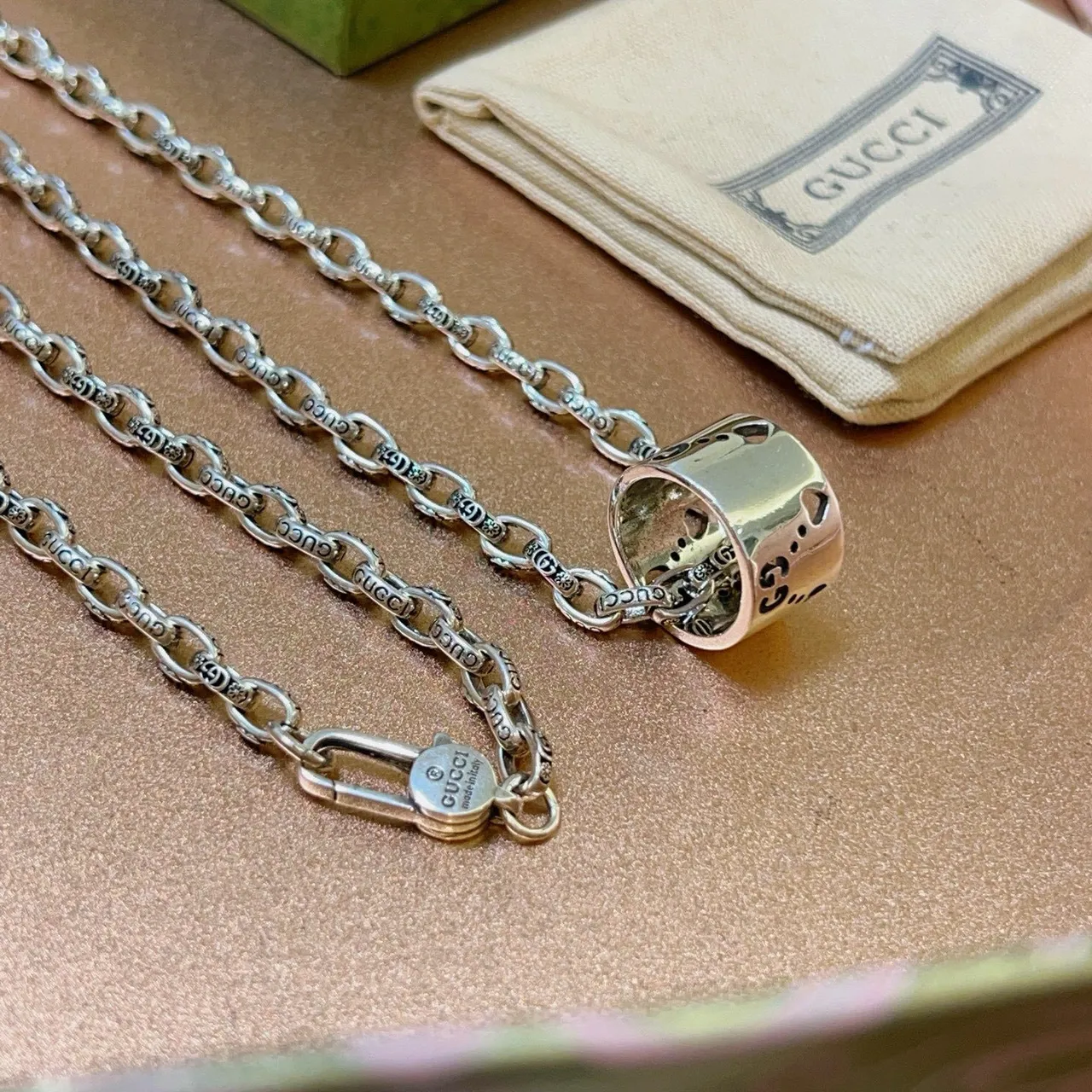 Gucci Silver Ornate Link Chain Openwork Cylindrical Pendant Necklace 6