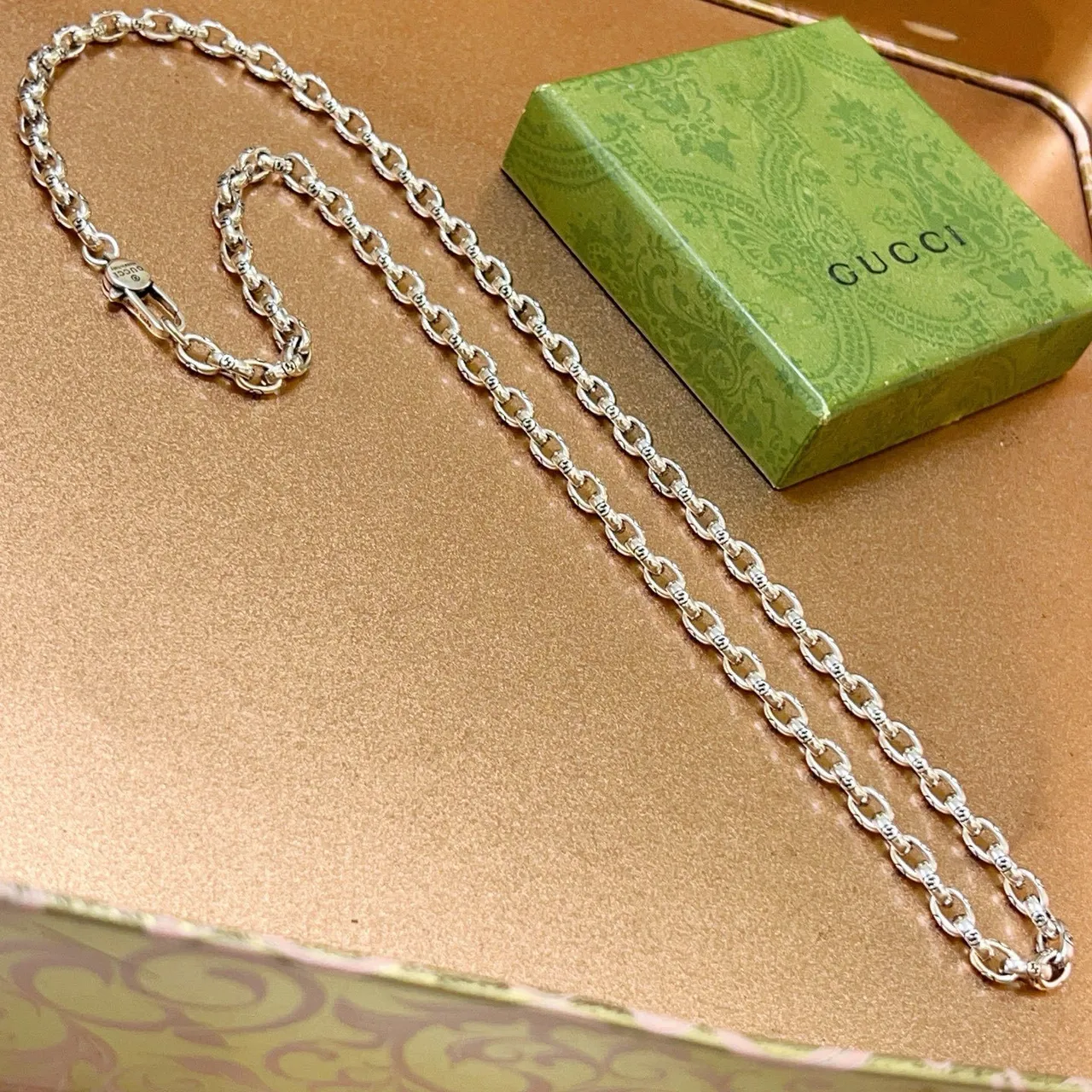 Gucci Silver-Toned Oval-Link Chain Necklace 9