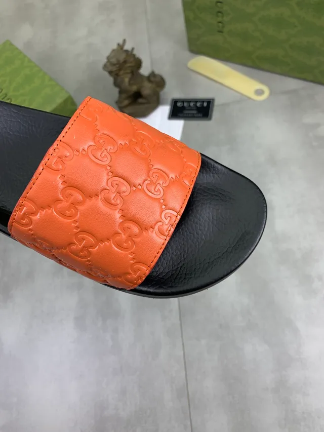 Gucci Slide Preto e Marrom Escuro com GG Monogram embossado 12