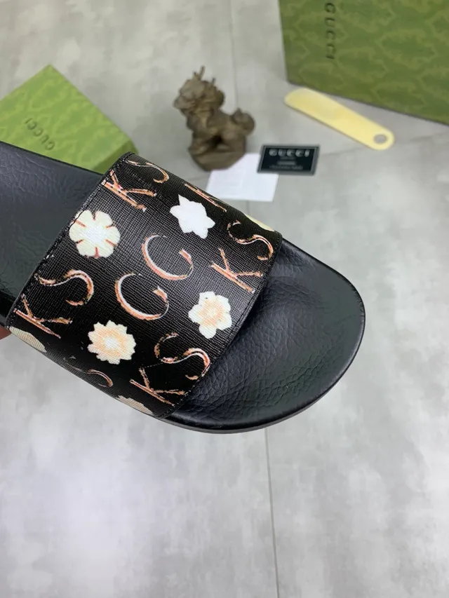 Gucci Slide Preto e Marrom Escuro com GG Monogram embossado 20