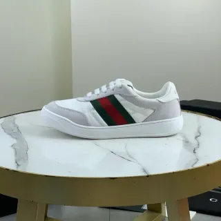 Gucci Tennis 1977 Blanc et Gris Web Stripe Lifestyle Sneakers