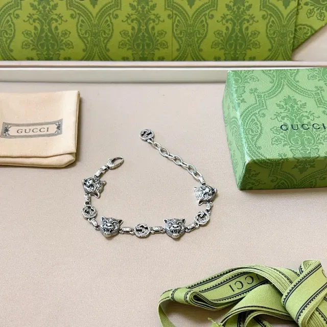 Gucci Tiger Head and Interlocking G Motif Silver Bracelet 3