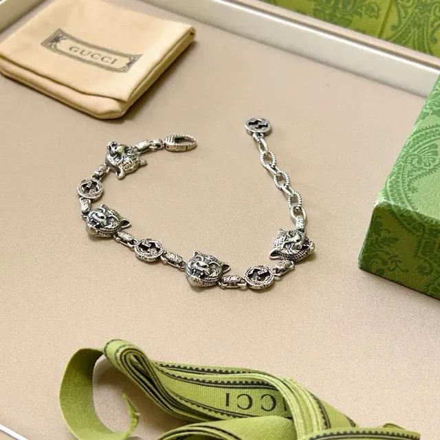 Gucci Tiger Head and Interlocking G Motif Silver Bracelet 5