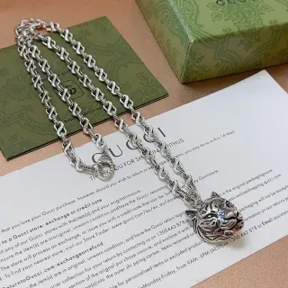 Gucci Collier Pendentif Tête de Tigre Chaîne Argentée