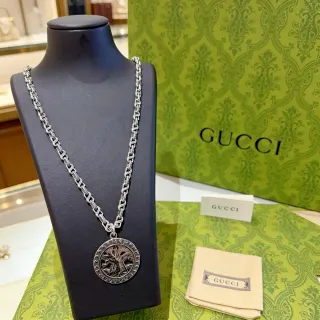 Gucci জীবনের গাছ লটকন রৌপ্য টোনের চেইন মালা