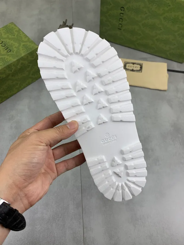 Gucci Chinelos Brancos Borgonha Sola de Borracha Moldada Bordada Horsebit Logo GG 2