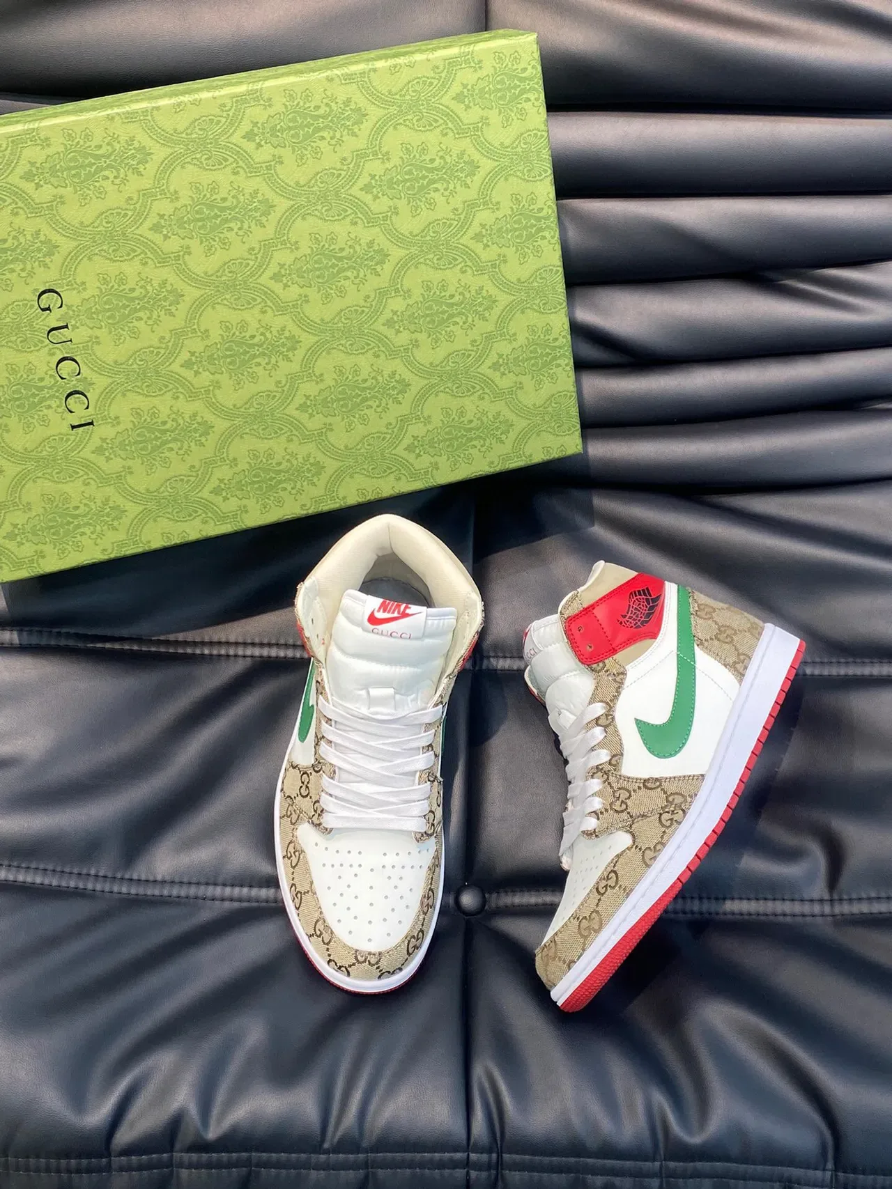 Gucci x Nike Air Jordan 1 Monogram Canvas Verde Vermelho Branco Tênis Lifestyle 3