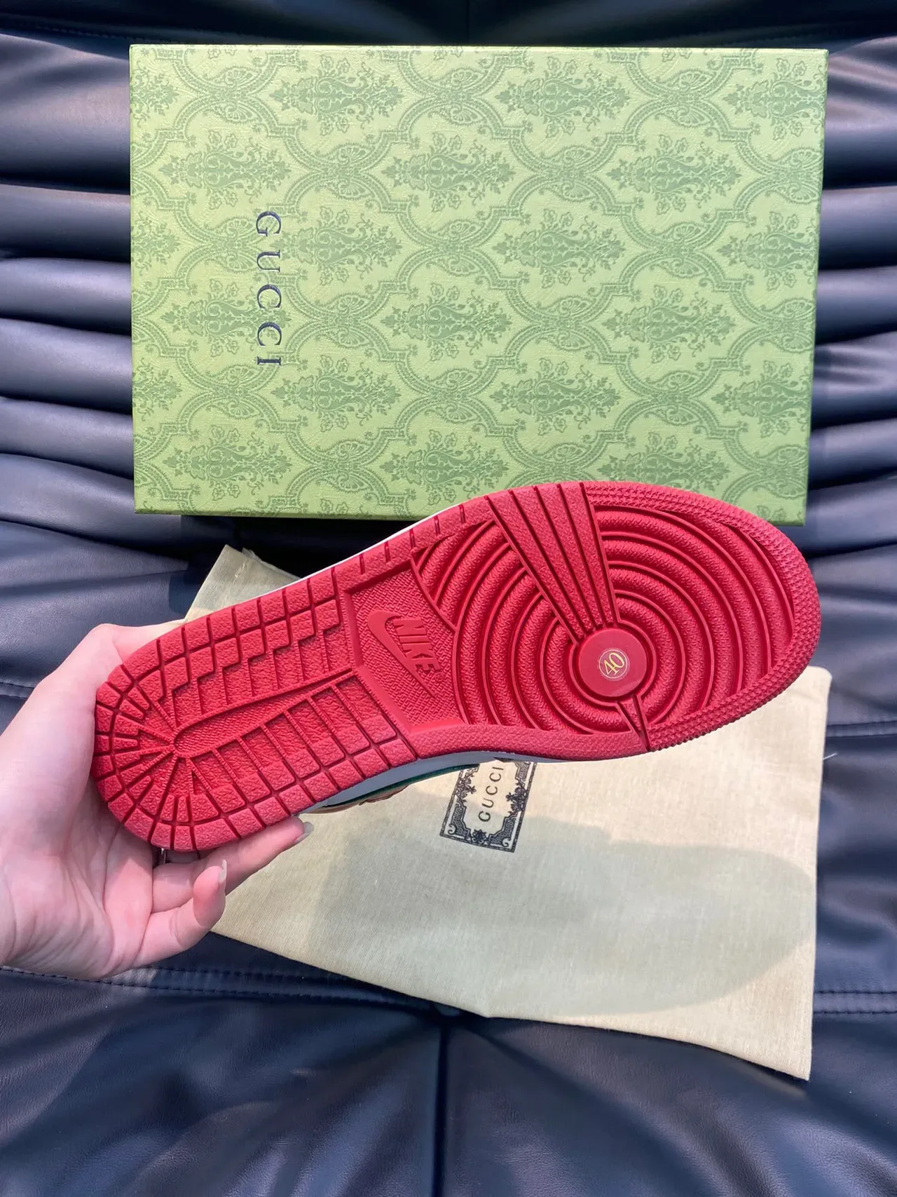 Gucci x Nike Air Jordan 1 Monogram Canvas Verde Vermelho Branco Tênis Lifestyle 9