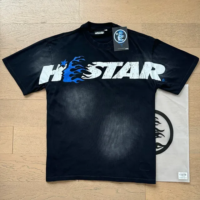 Camiseta preta Hellstar com estampa gráfica motivo de chamas 3
