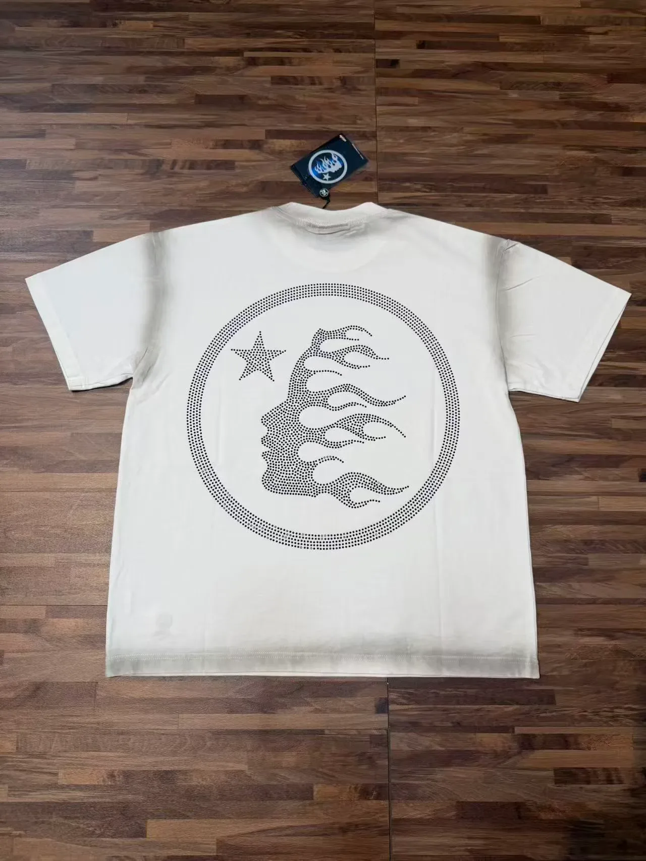 Camiseta oversized Hellstar gola redonda com logo de strass 5