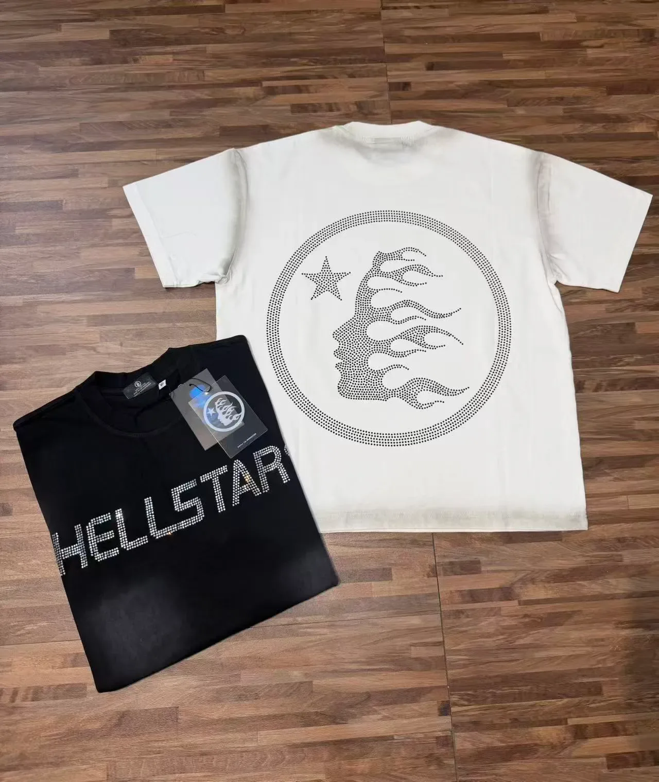 Camiseta oversized Hellstar gola redonda com logo de strass 7