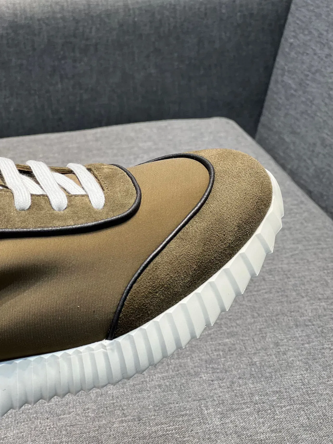 Hermès Army Green White Olive 麂皮和织物鞋面 系带运动鞋 3