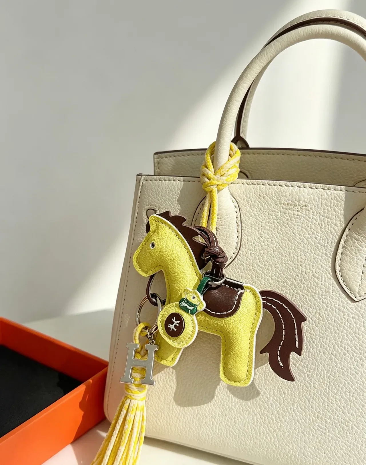 Hermès 米色黄色 结构皮革 手提包 5