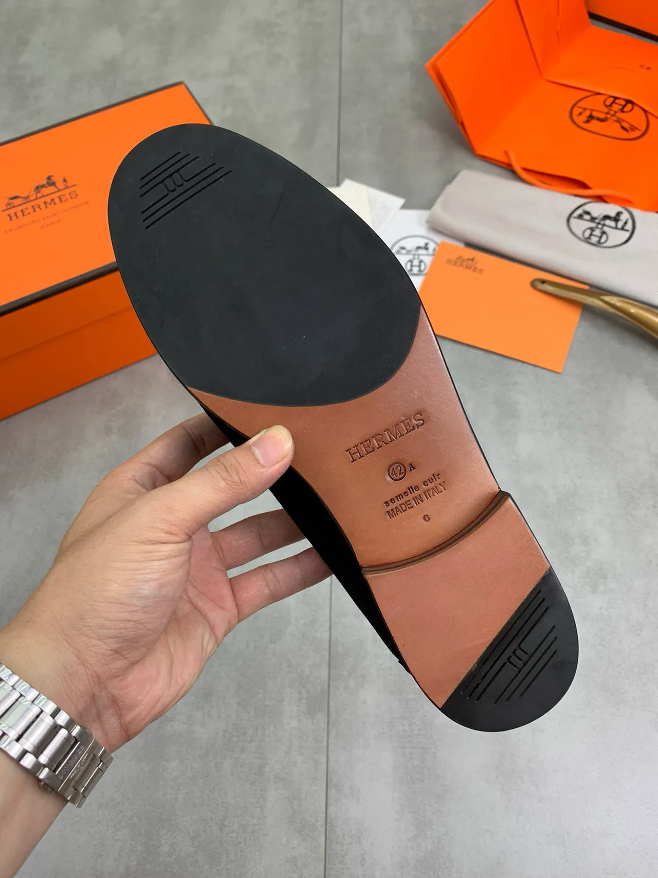 Hermès Penny Loafer de Camurça Preto e Marrom 3