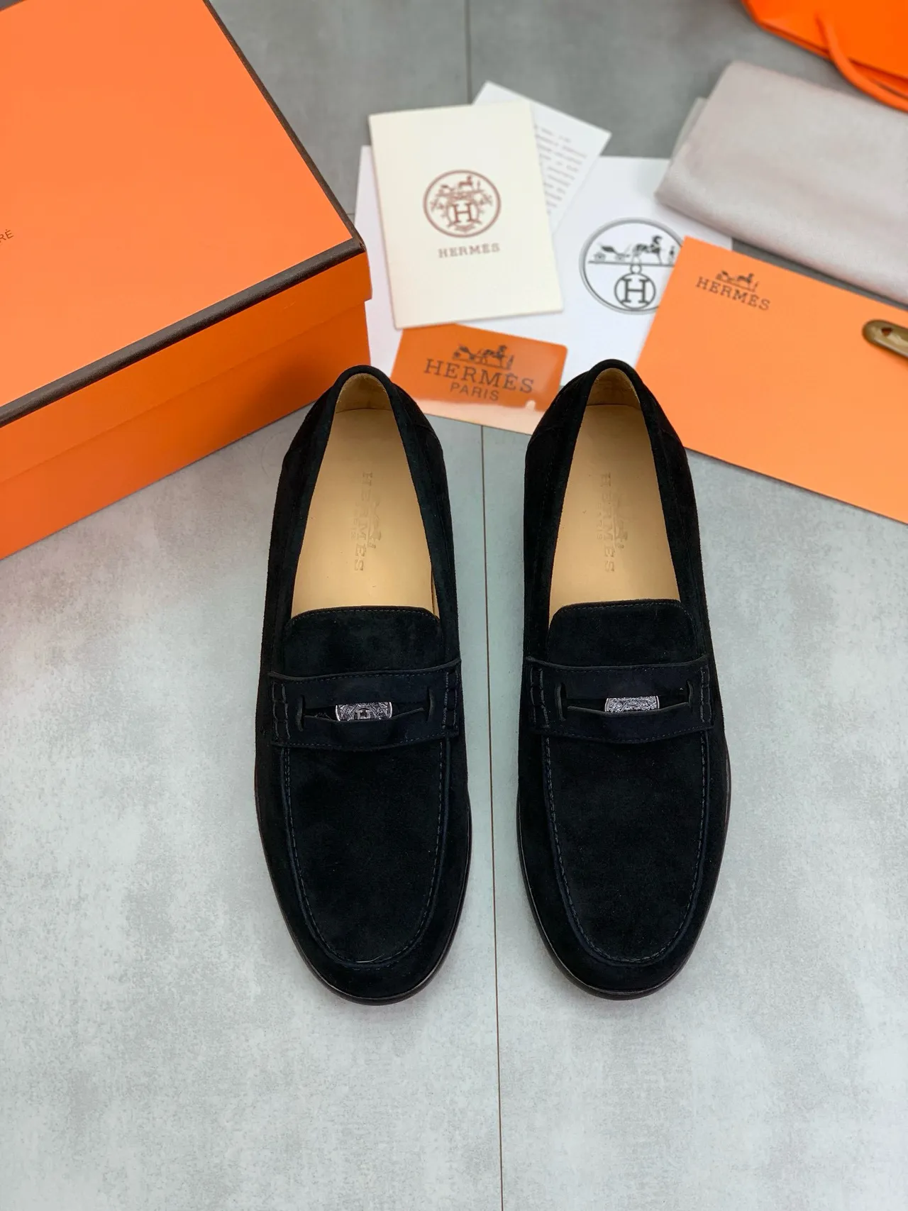 Hermès Penny Loafer de Camurça Preto e Marrom 5
