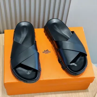Hermès काला क्रिसक्रॉस स्ट्रैप प्लेटफॉर्म स्लिपर्स