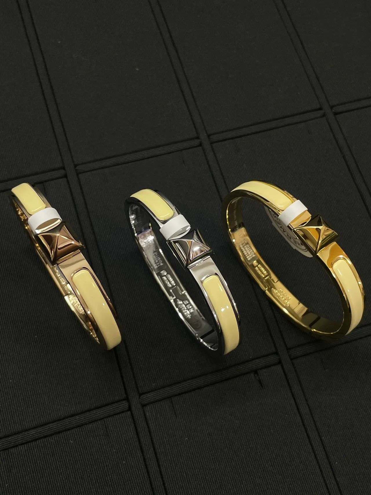 Hermès Collier de Chien White Enamel Gold and Palladium Bracelets 4