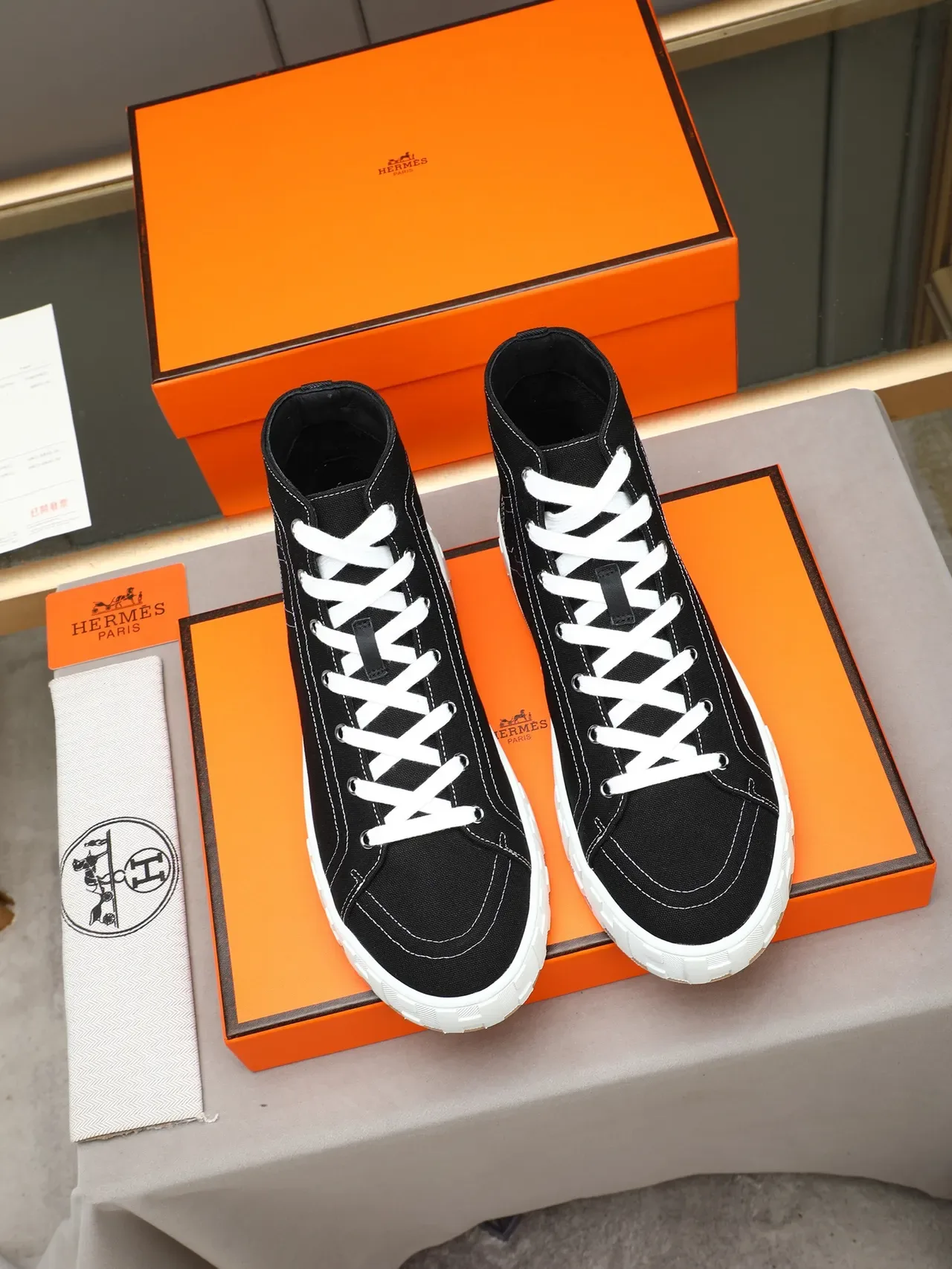 Hermès H 帆布高帮生活方式运动鞋 黑白 2