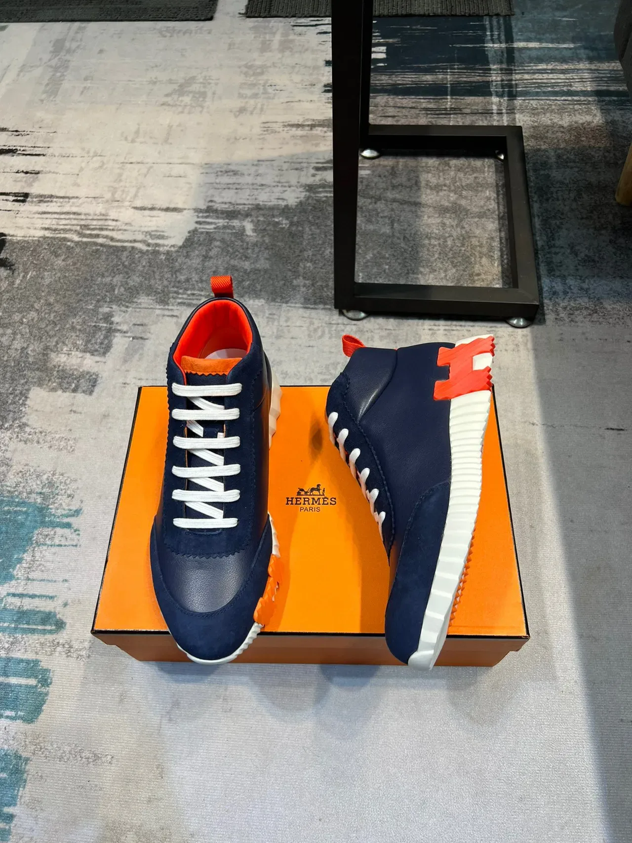 Hermès H Midsole Accent Navy y Orange Sneaker Lifestyle 4