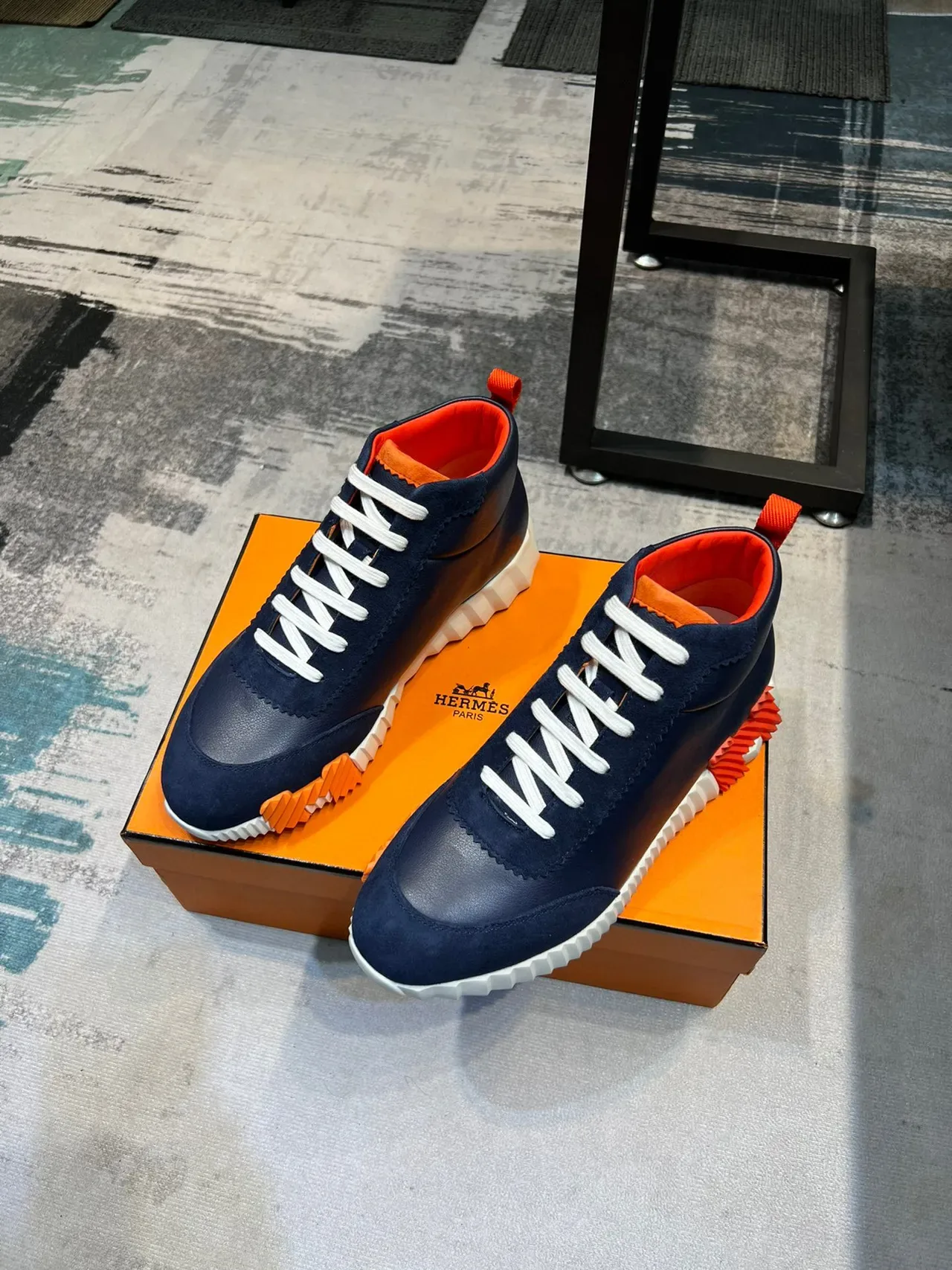 Hermès H Midsole Accent Navy y Orange Sneaker Lifestyle 5