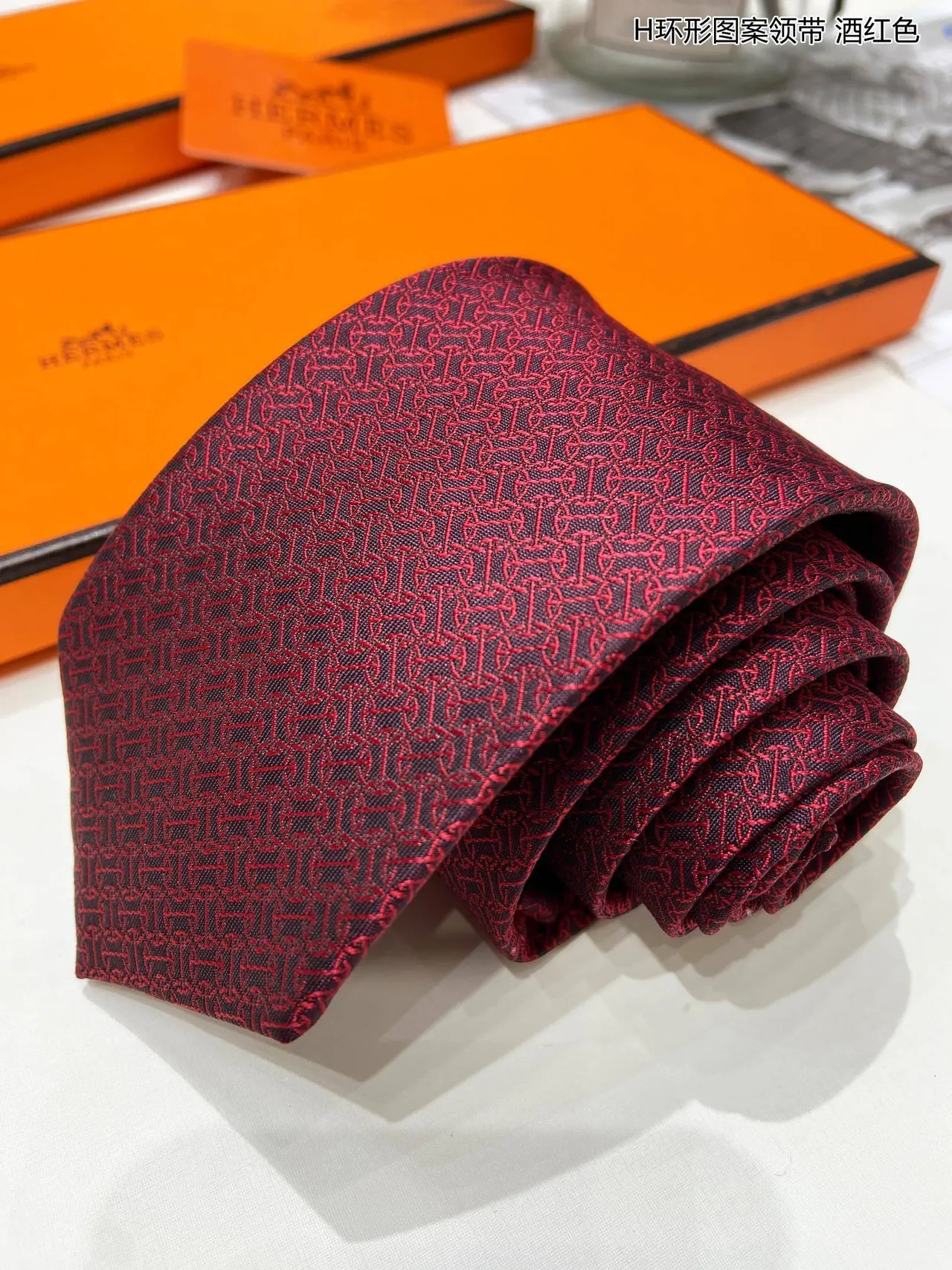 Hermès H মোটিফ বার্গান্ডি রেড জ্যাকার্ড উইভ সিল্ক টুইল নেকটাই 5