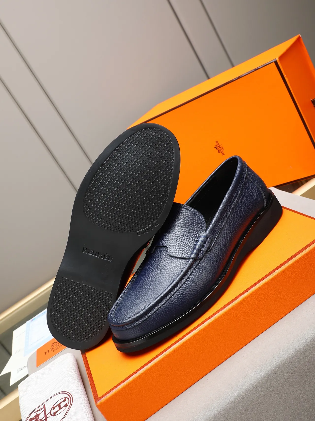 Hermès নেভি ব্ল্যাক দানাযুক্ত চামড়া Penny Loafer 4