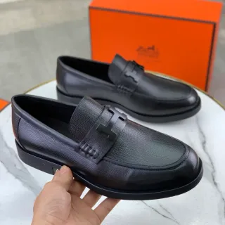 Hermès Oran 黑色压纹皮革 H-Buckle 乐福鞋
