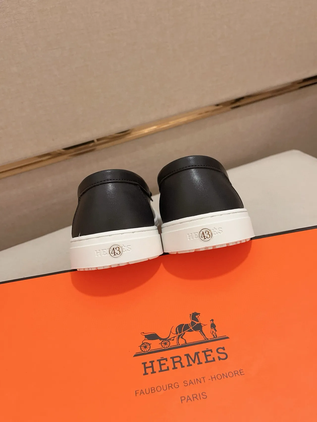 Hermès Oran Noir Blanc Cuir Semelle Caoutchouc Loafer 3