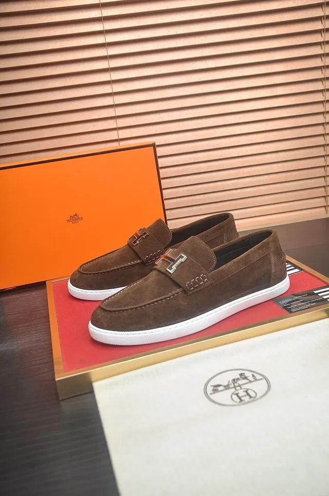 Hermès Oran Mocassins de Camurça Marrom com Fivela H 3