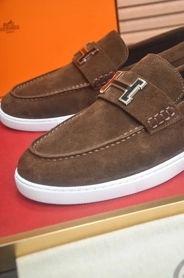 Hermès Oran Mocassins de Camurça Marrom com Fivela H 8